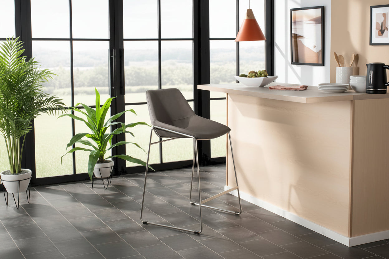 SAFAVIEH Essyllt Mid-Century Modern Counter Stool - 25 W x 22 D x 39 H - 25Wx22Dx39H